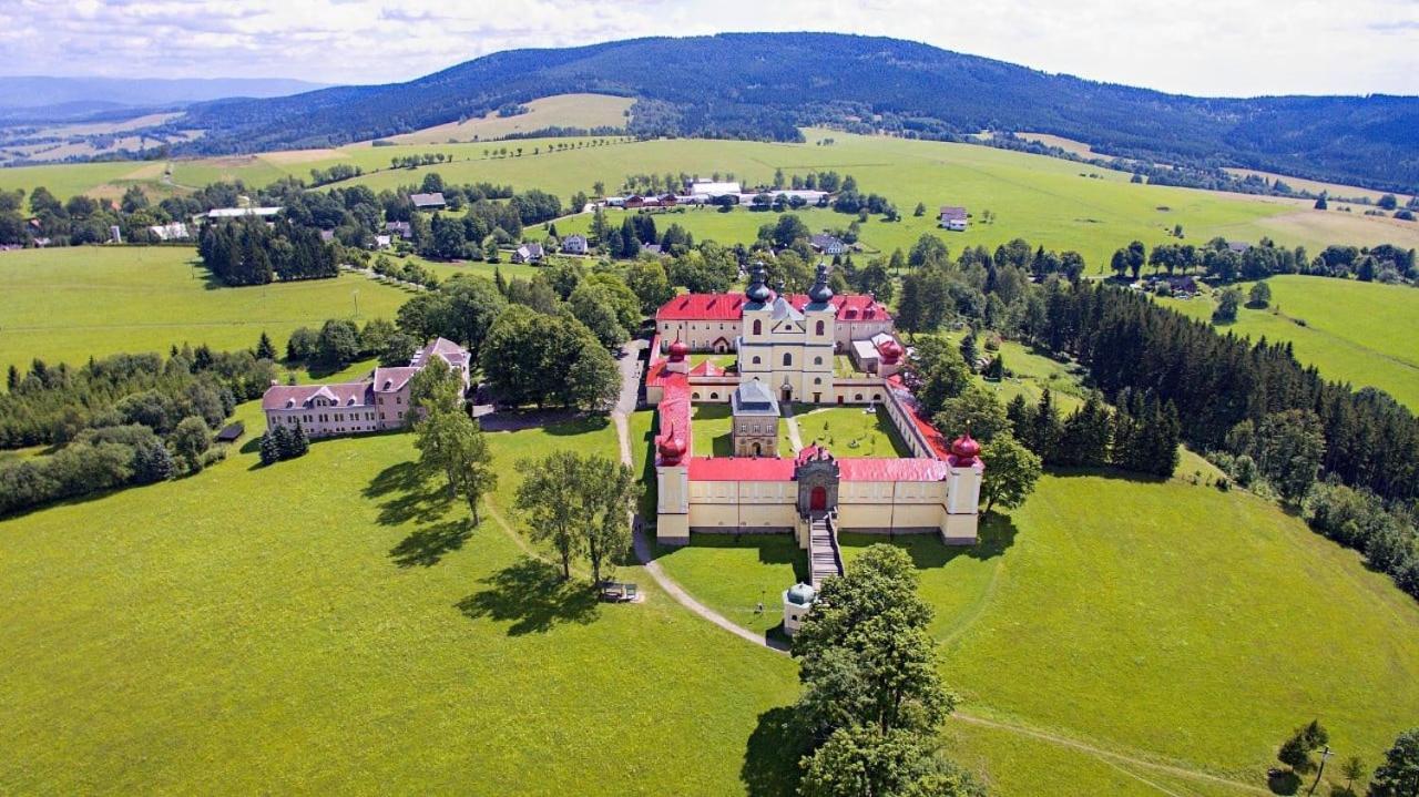Zlatá Labuť 3* Králíky