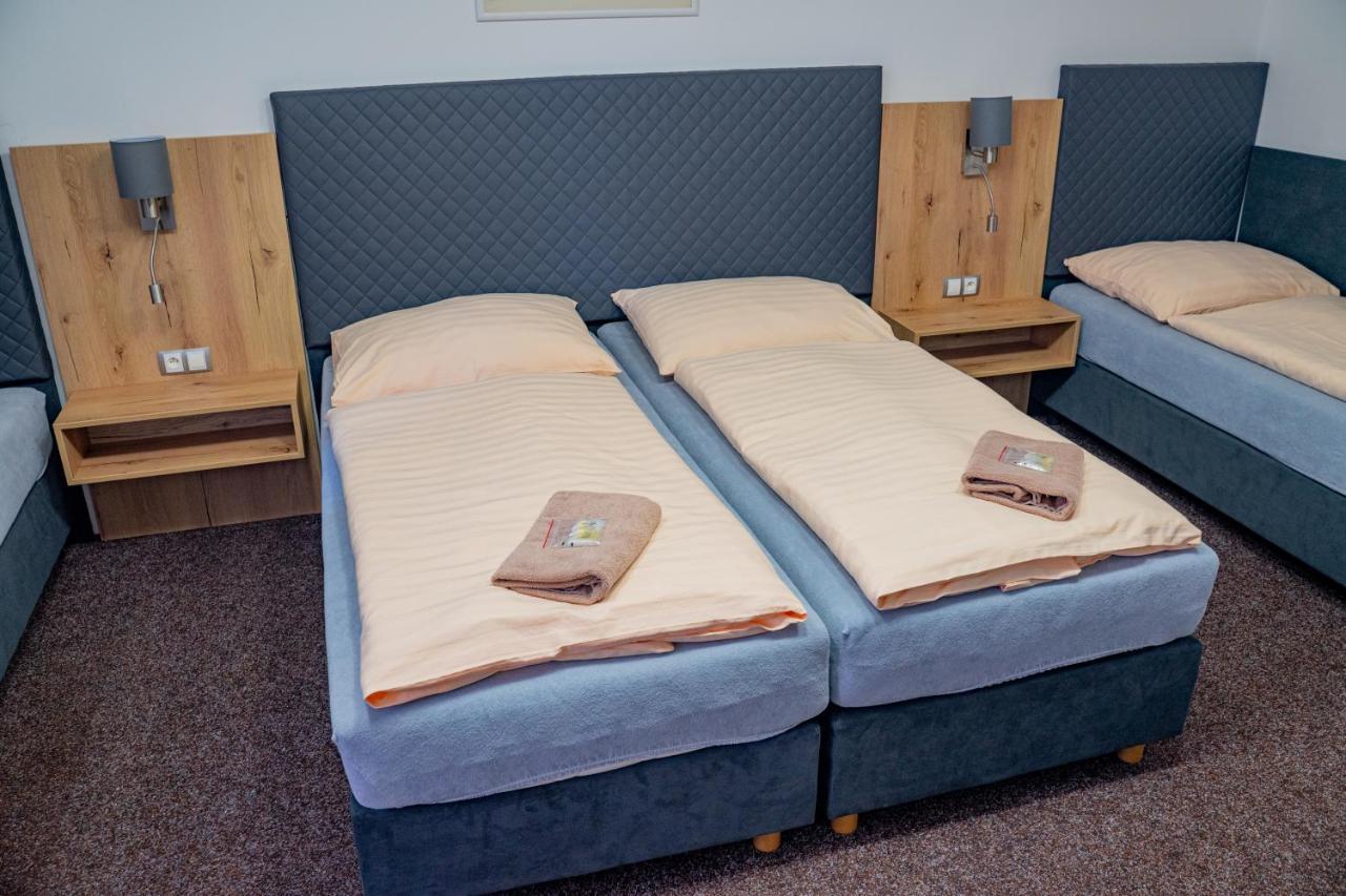 Hotel Zlata Labut 3*